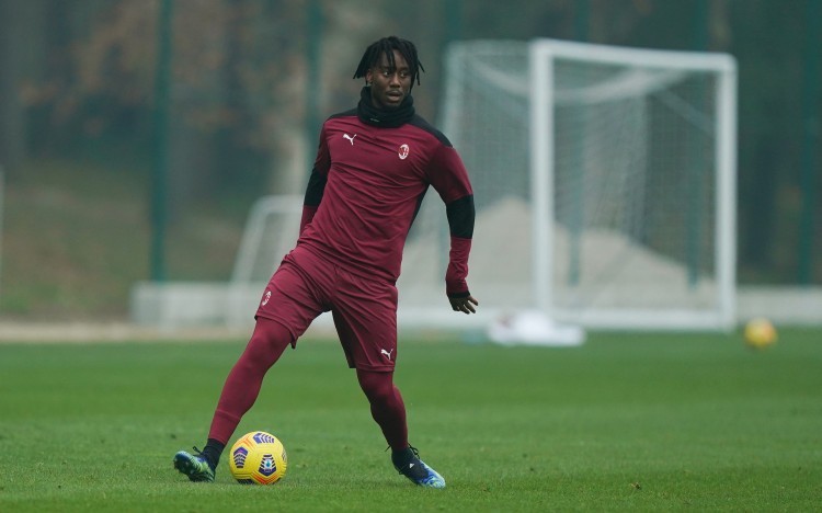 纽卡斯尔联vs曼城英超强强对决