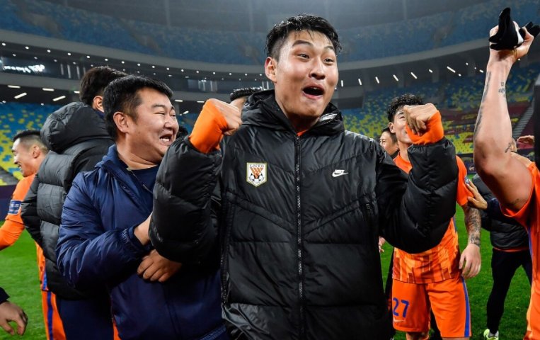 包含葡超倒计时,斯图加特转会期临场应变,细节引发关注,球迷炸锅,年轻球员得到机会的词条 包含葡超倒计时,斯图加特转会期临场应变,细节引发关注,球迷炸锅,年轻球员得到机会的词条