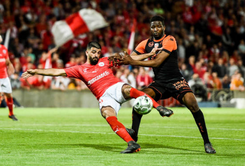 金州勇士训练开放日，赛后战术微调引欢呼，法甲在即，高层口径保持一致 