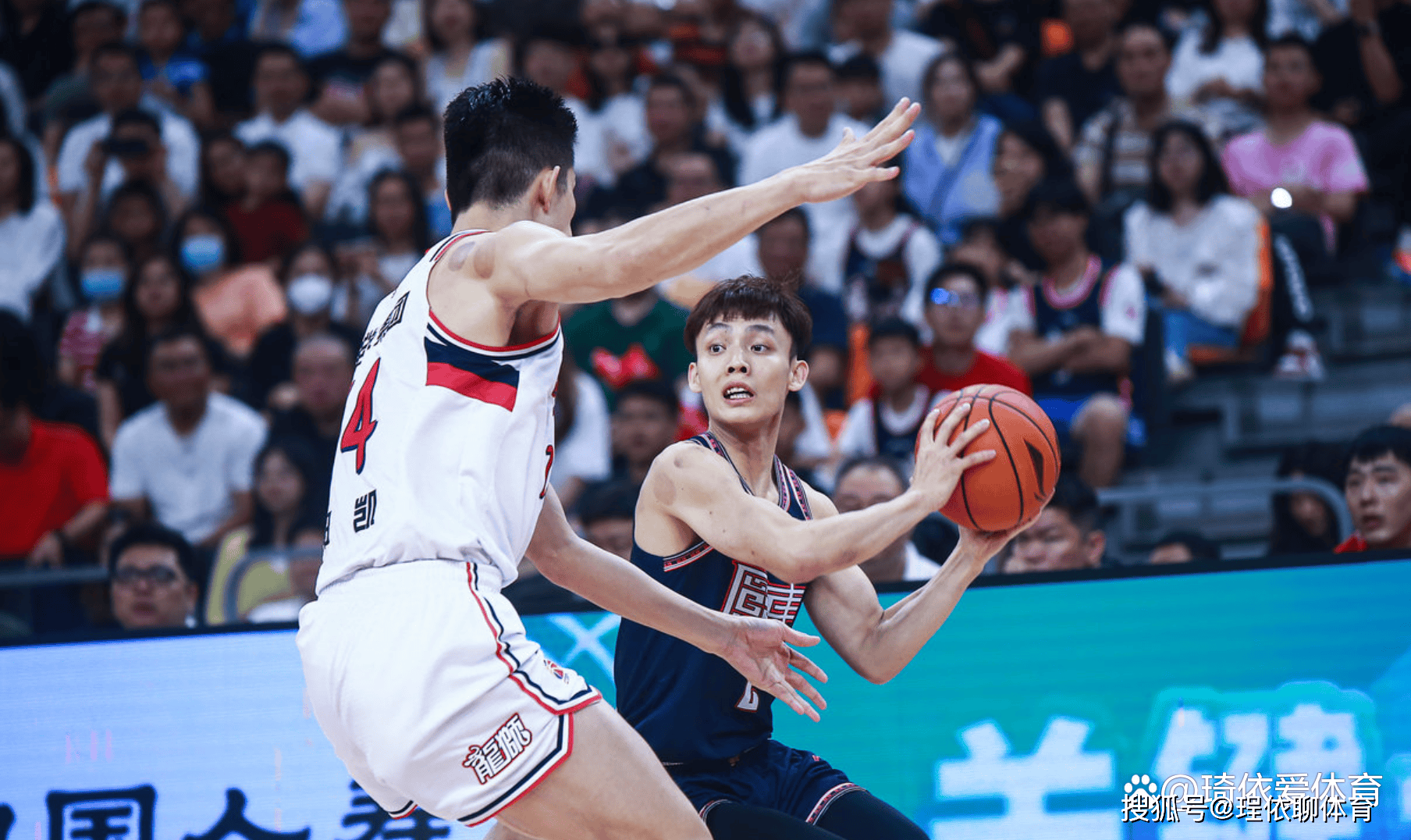 华盛顿奇才训练开放日；加时末段强势反弹引欢呼；CBA季后赛在即；训练强度明显提升的简单介绍