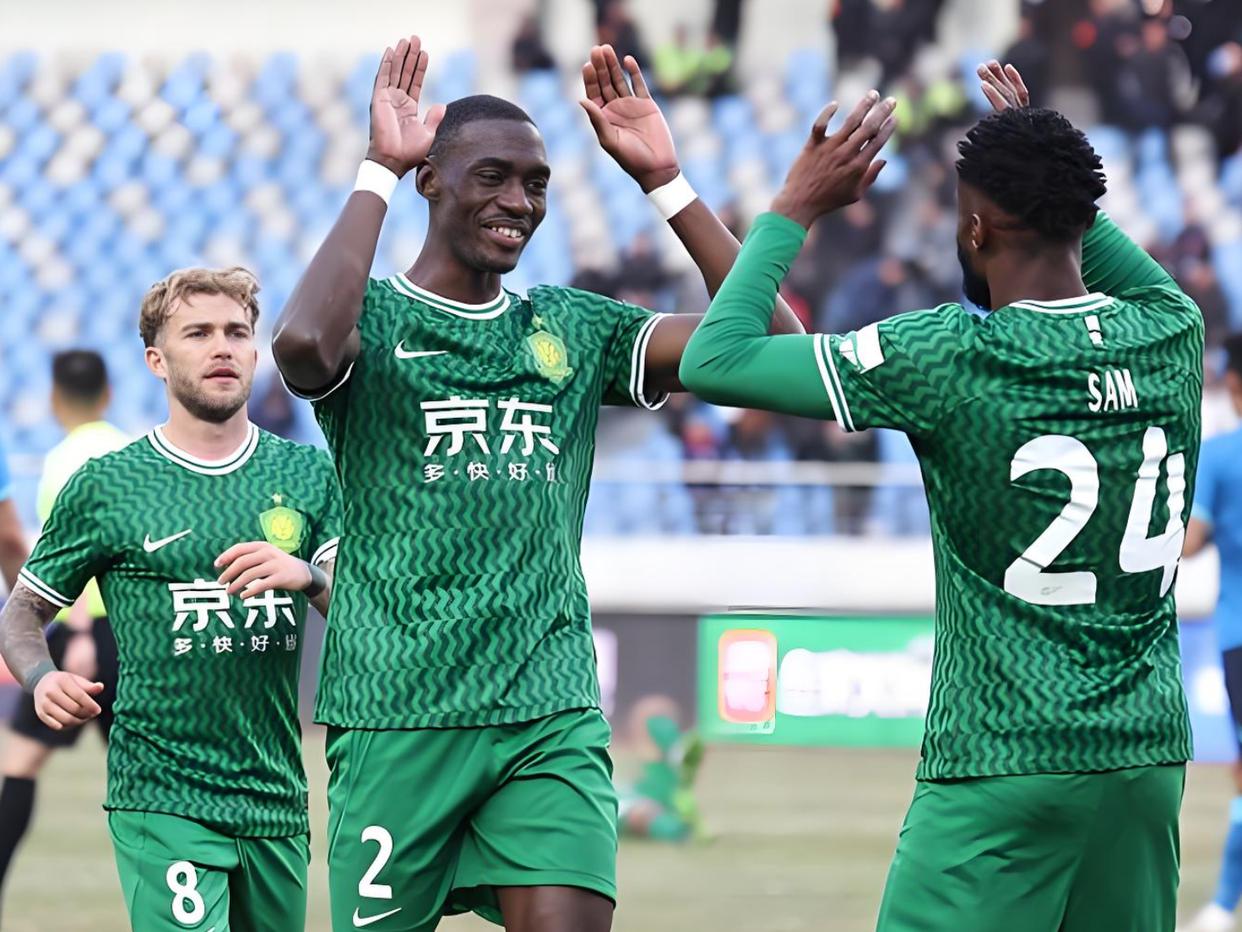 赛后北京国安备战社区盾，临场应变细节曝光，引发热议，高层口径保持一致(北京国安踢申花)