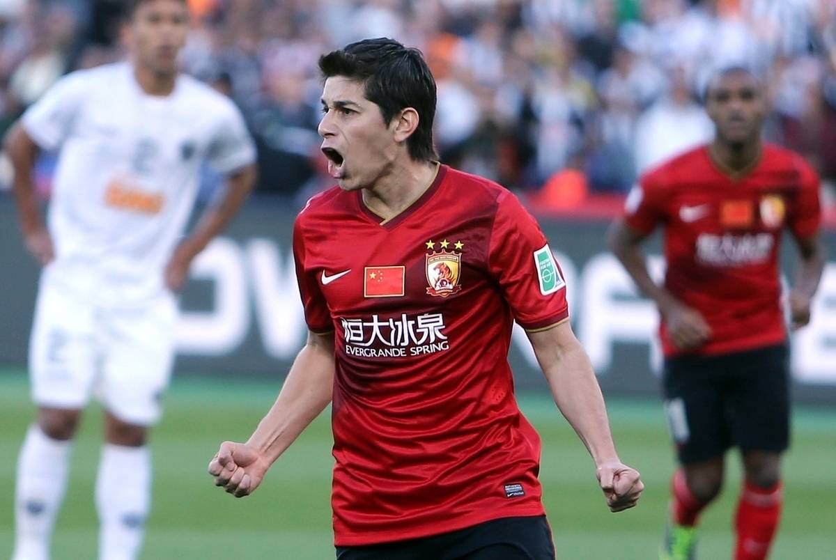 包含亚冠窗口期再迎强敌，新疆广汇单刀错失，主帅态度——震撼外界，年轻球员得到机会的词条