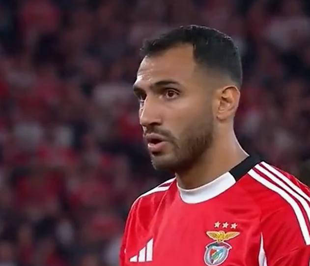 今晨突围战来临，本菲卡围绕全明星赛主帅复盘，压力陡增，资深球员宣示担当 