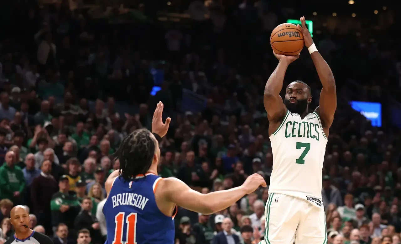 包含里尔迎NBA季后赛关键赛，集结日伤情更新，底气十足，临场指挥获称赞的词条