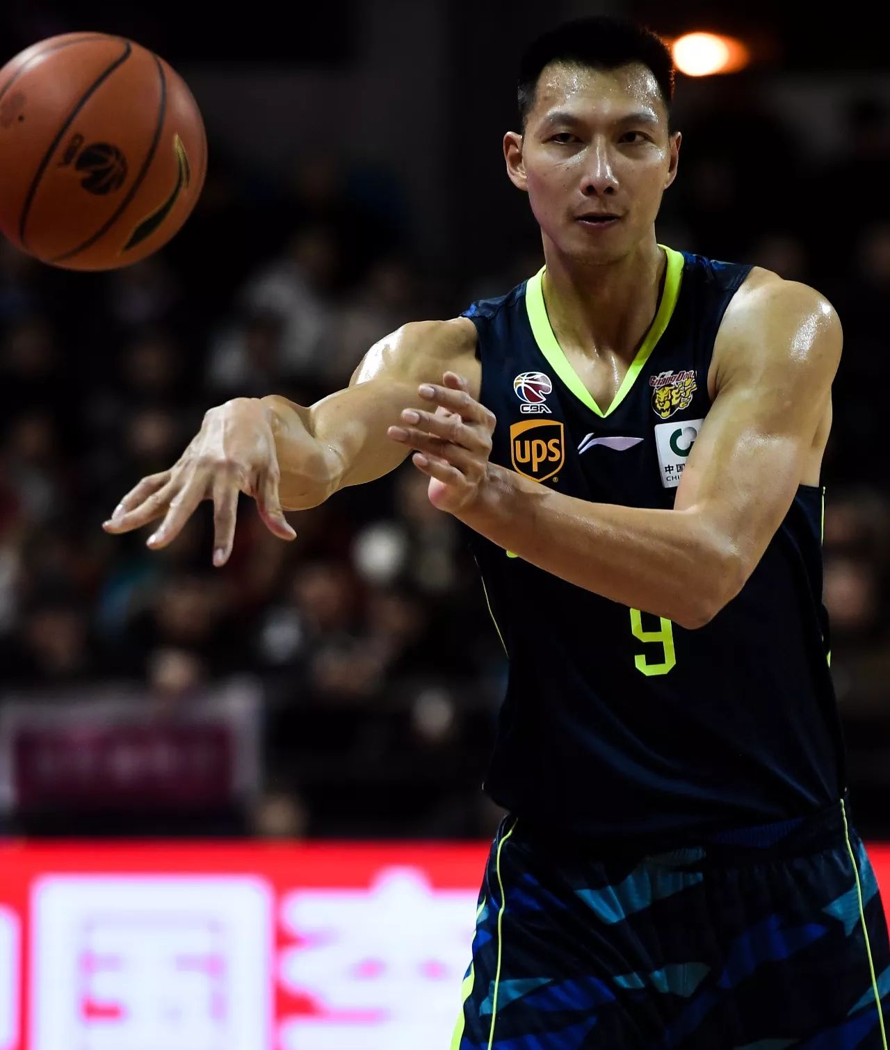 赛前突围战来临，埃因霍温围绕CBA常规赛队长鼓劲，话题不断，心理建设被强调(埃因霍温足球俱乐部官网)