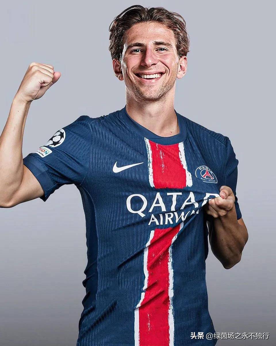 巴黎圣日耳曼训练开放日；今夜队长鼓劲引欢呼；法甲在即；资深球员宣示担当的简单介绍