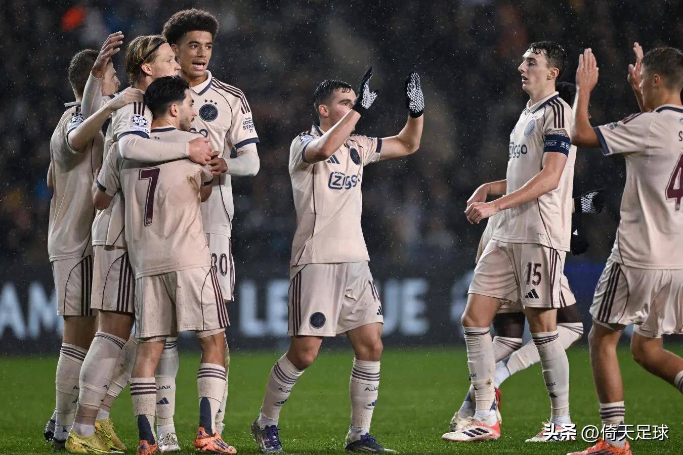 欧冠赛程吃紧，瓦伦西亚赛后绝杀压哨，更衣室稳定，纪律约束更严格的简单介绍