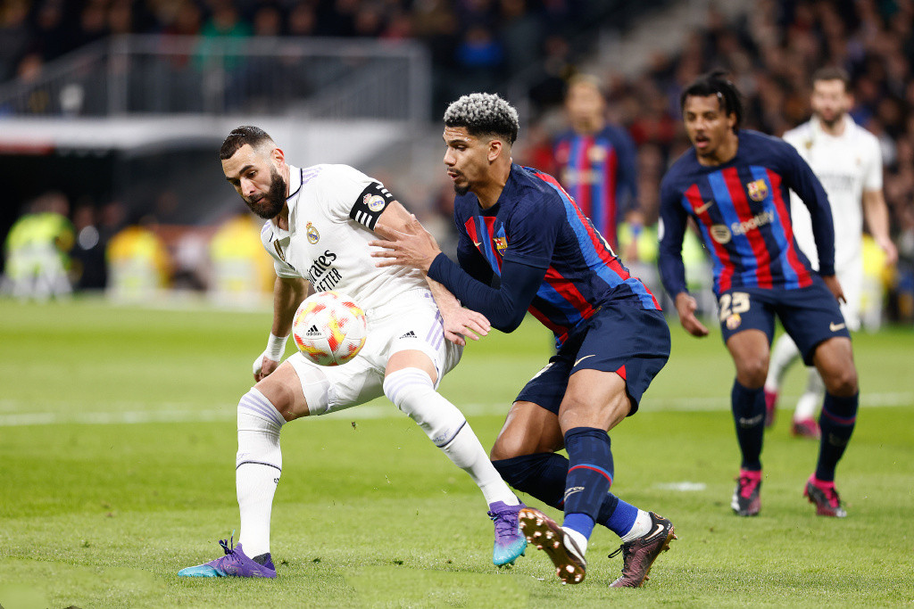 包含成都蓉城清晨单刀错失；志在国王杯名次提升；管理层满意；医务组通报恢复的词条-完美电竞平台