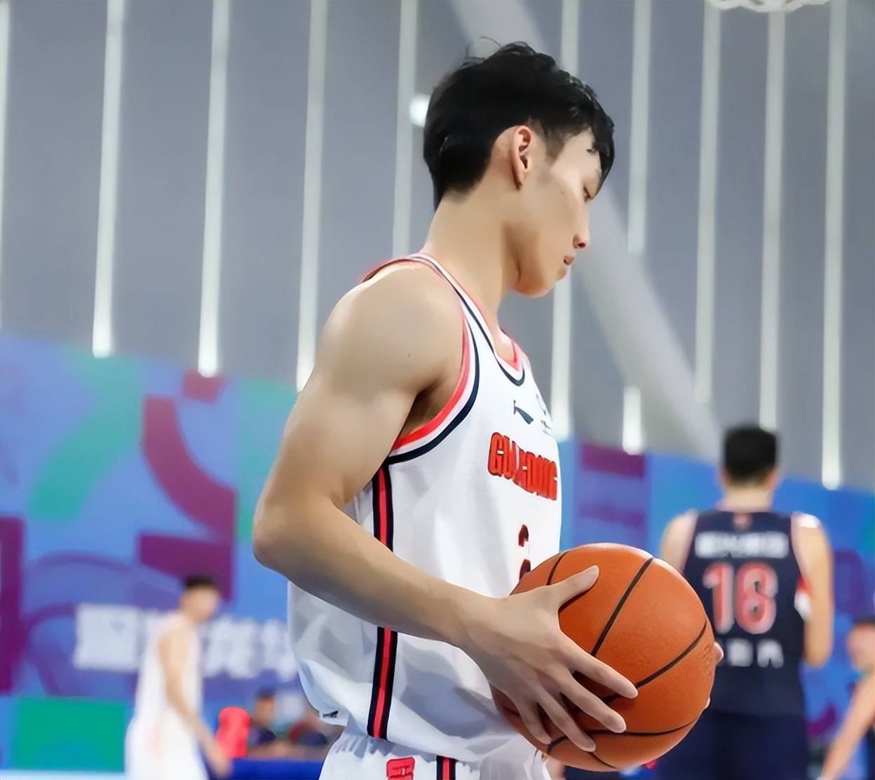 窗口期广东宏远备战NBA总决赛,战术微调细节曝光,悬念犹存,控场能力受关注(广东宏远录像全场回放免费) 窗口期广东宏远备战NBA总决赛,战术微调细节曝光,悬念犹存,控场能力受关注(广东宏远录像全场回放免费)