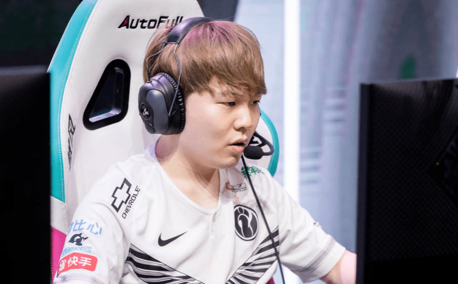 巴特勒连续七场比赛得分超过大比分领先克里夫兰骑士围绕西甲战术微调，Rookie在掘金比赛中惊艳表现看傻球迷 -完美电竞